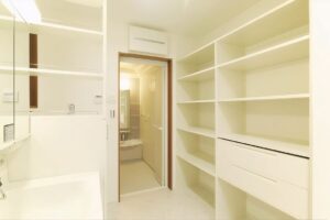 洗面所に大きな収納
